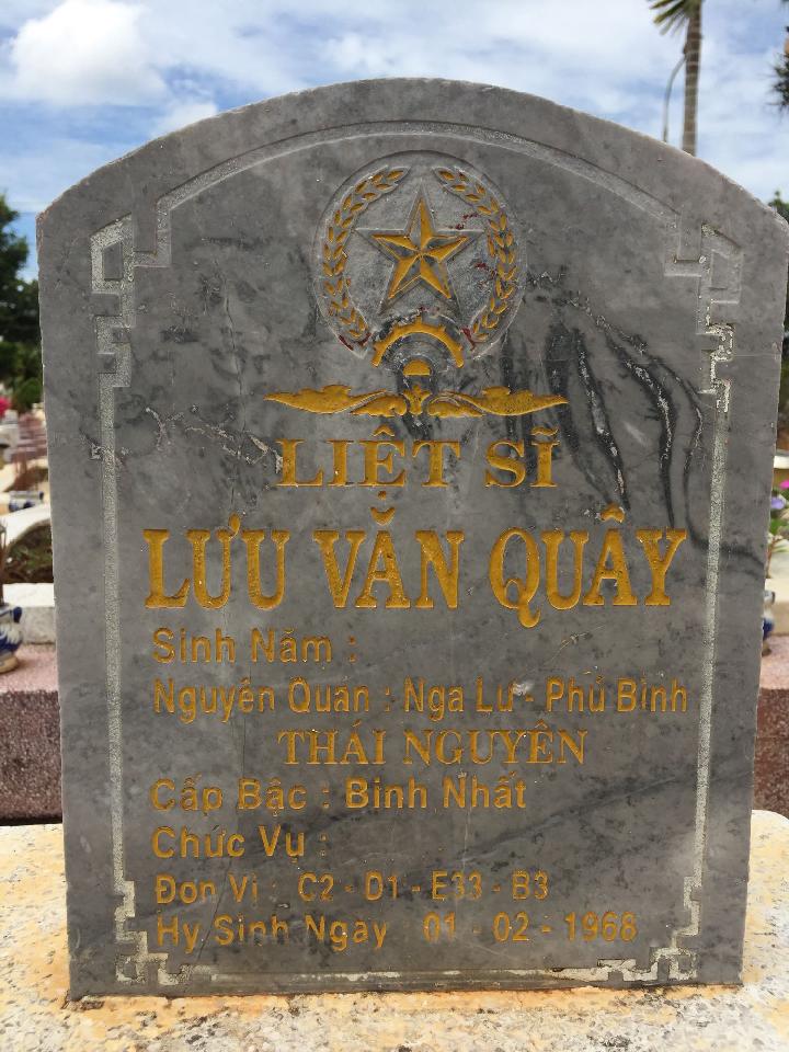 Ảnh mộ liệt sĩ Lưu Văn Quây
