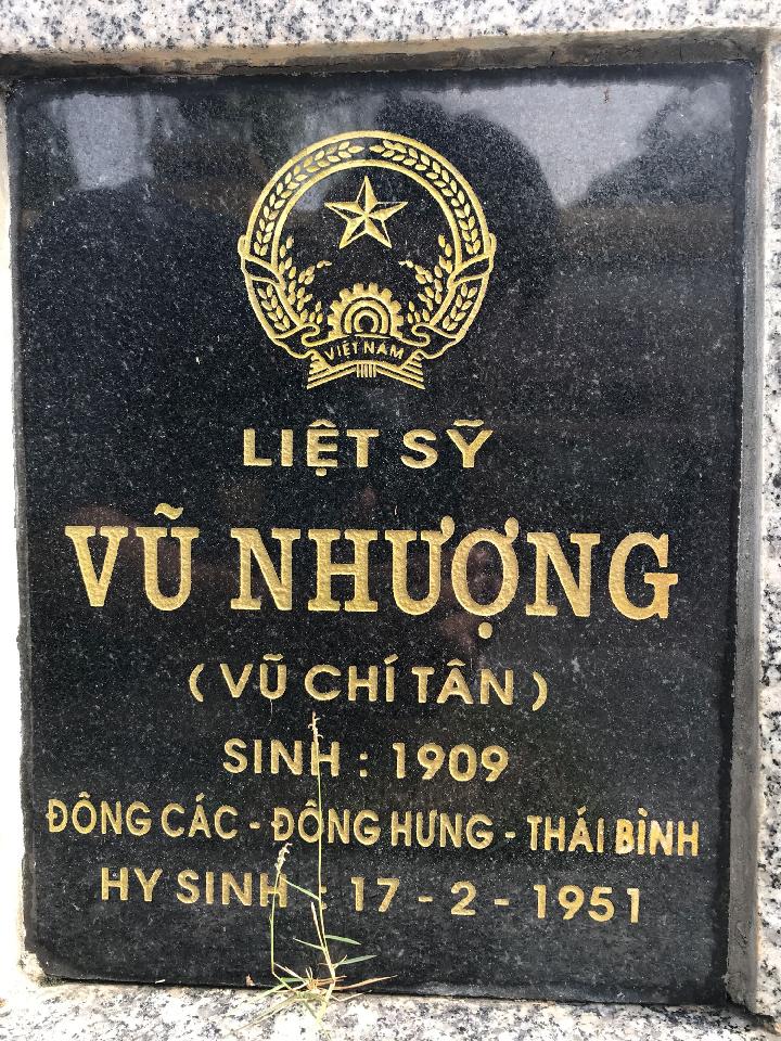 Ảnh mộ liệt sĩ VŨ NHƯỢNG ( VŨ CHÍ TÂN)