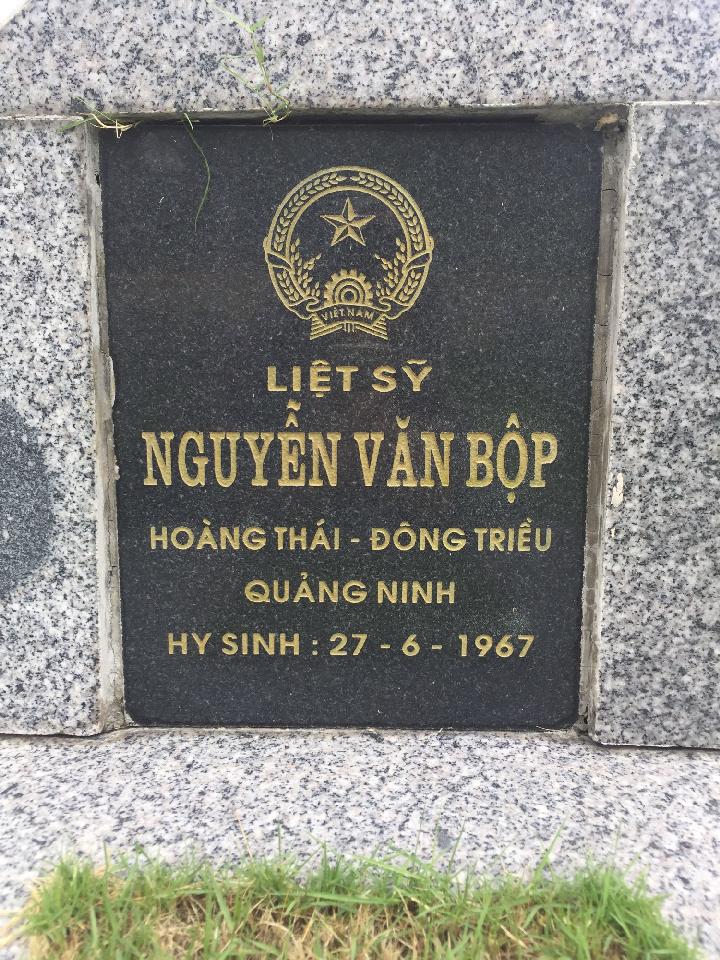 Ảnh mộ liệt sĩ NGUYỄN VĂN BỘP