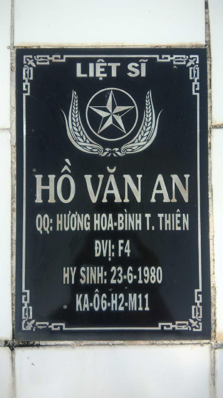 Ảnh mộ liệt sĩ Hồ Văn An